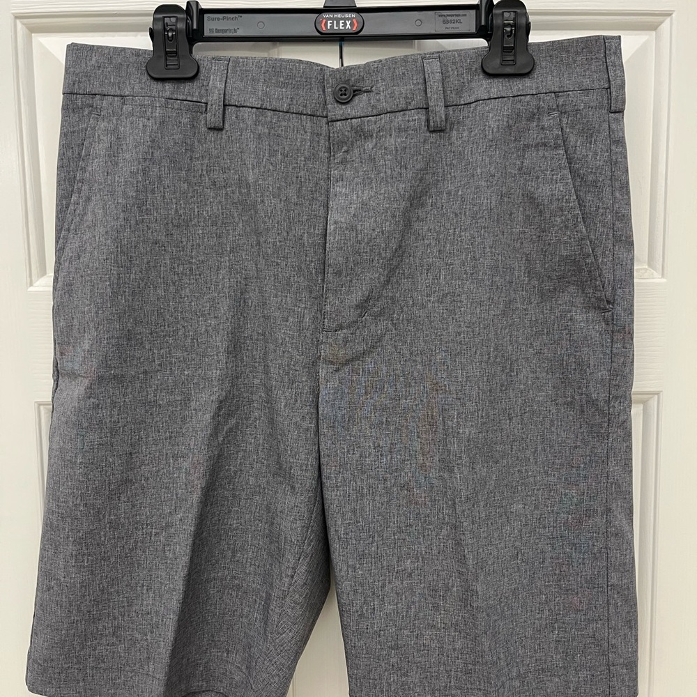 PGA Tour Men's Gray Flat-Front Golf Shorts